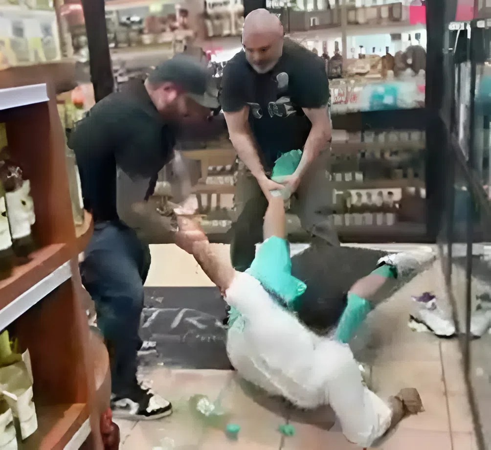 2 NYPD Thugs With Badges Attack Black&nbsp;Civilian