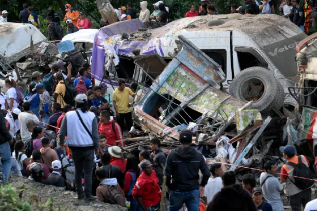 Sangre en la carretera electoral mientras Colombia es sacudida por un atentado&nbsp;mortal