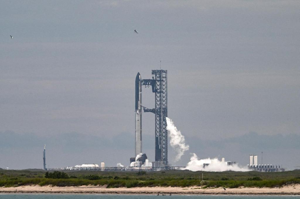 Why SpaceX Is Worth More Than Amazon Despite Having Worse&nbsp;Financials